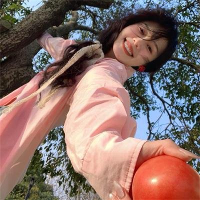 抓住她们